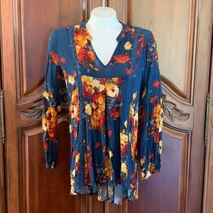 BLU PEPPER Long Sleeve Blouse High Low Cut